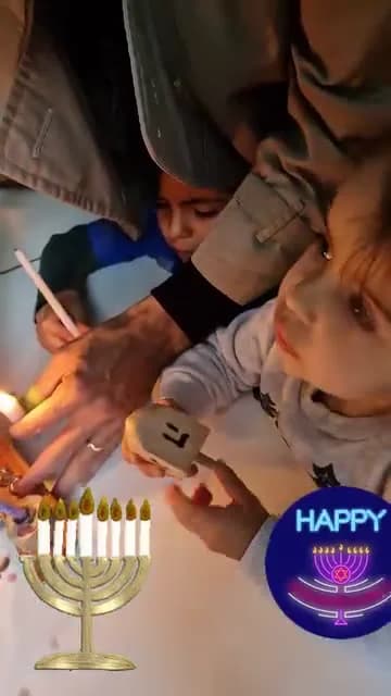 מדליקים חנוכייה שיצרו הילדים — תמונה 2