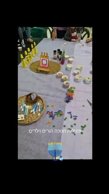 חנוכיית אקווריום מבקבוק זכוכית — תמונה 3