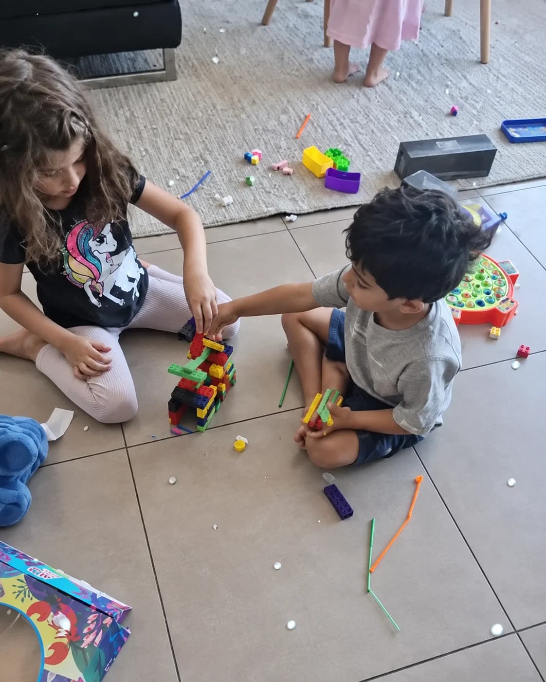 בונים ומגלים