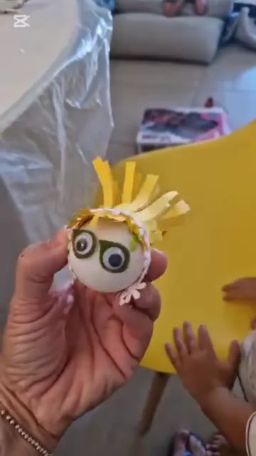 יצור מצחיק מחלקים צבעוניים — תמונה 4