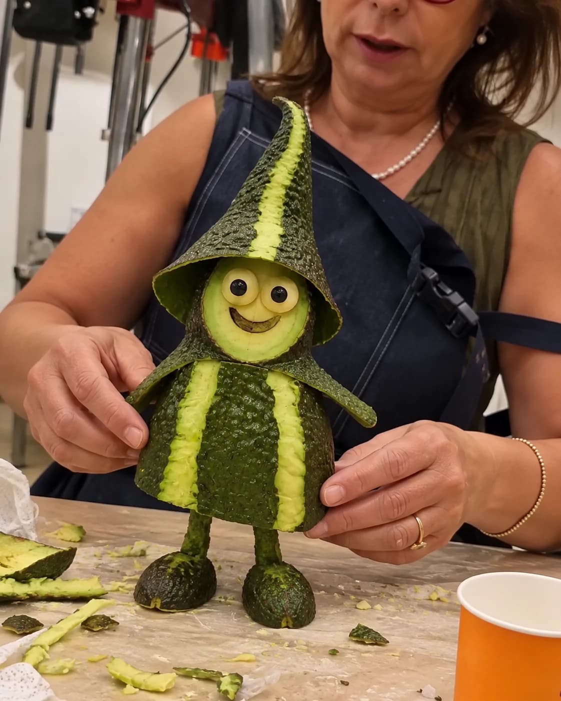 הדמות מתעוררת