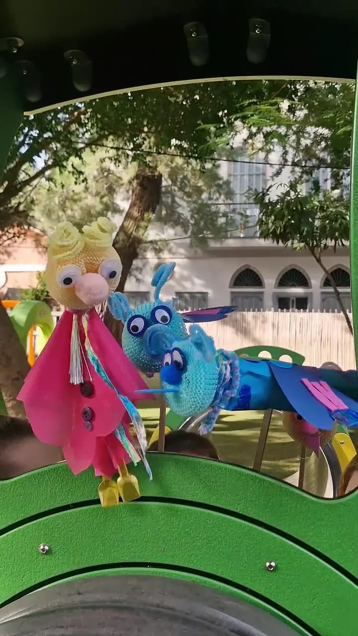 הבובות מתחילות לזוז