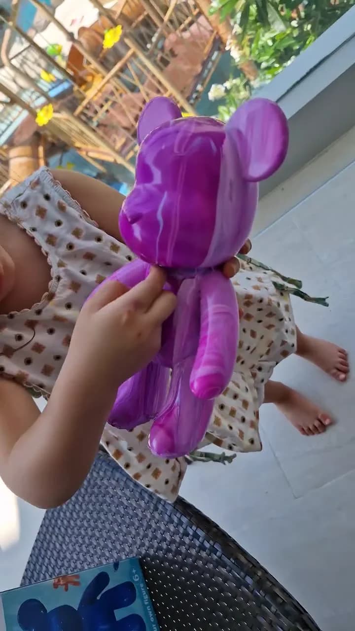 Fluid Toys - צעצוע אחד, דוגמה אחת — תמונה 1