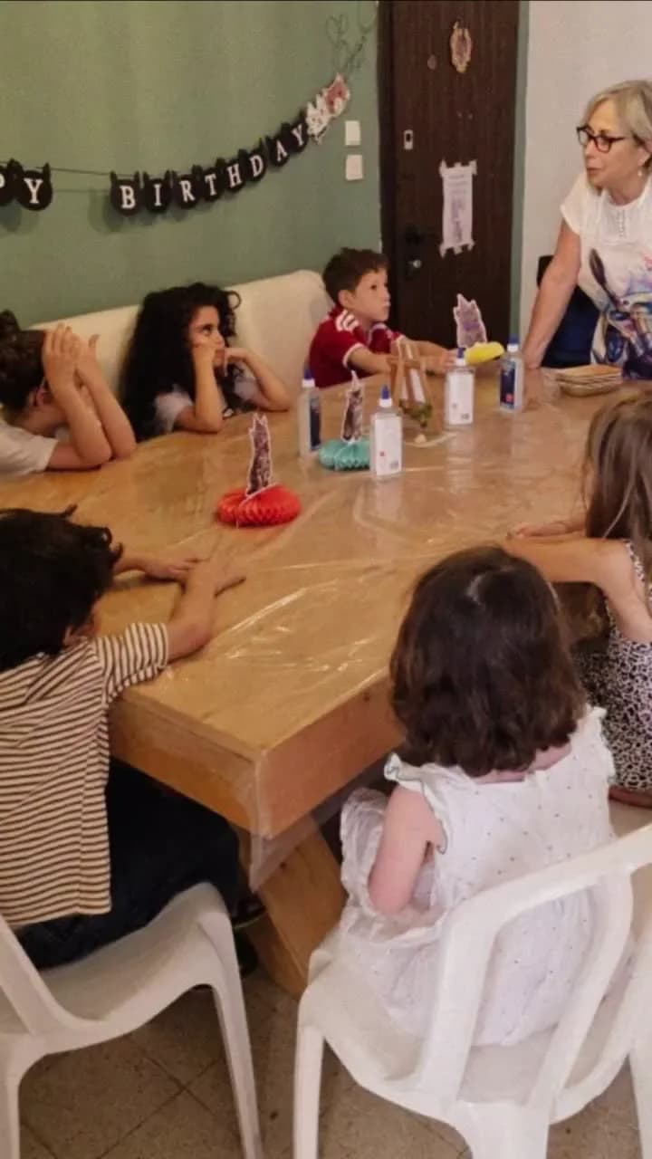 תיבת אוצר עם עולם מיניאטורי — תמונה 1